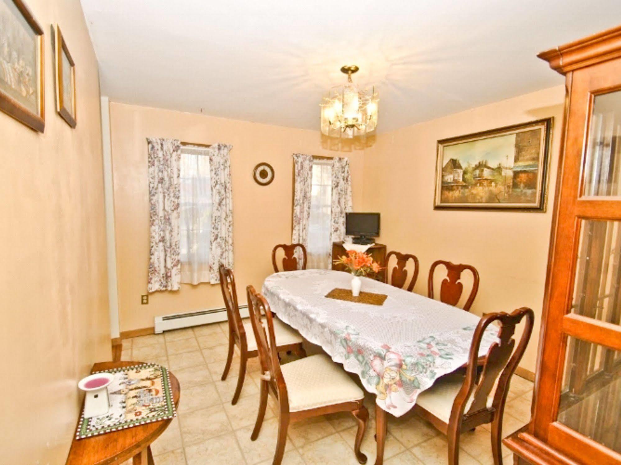 Red Rose Cottage By Grand Leisure Travel Іст-Страудсберг Екстер'єр фото
